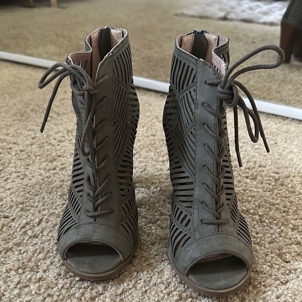 Mix No. 6 Green Lace Up Boots with Textured Finish